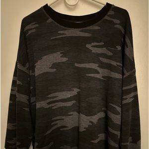 Old Navy oversized sweatshirt tunic. Black/gray camo. Size XL.